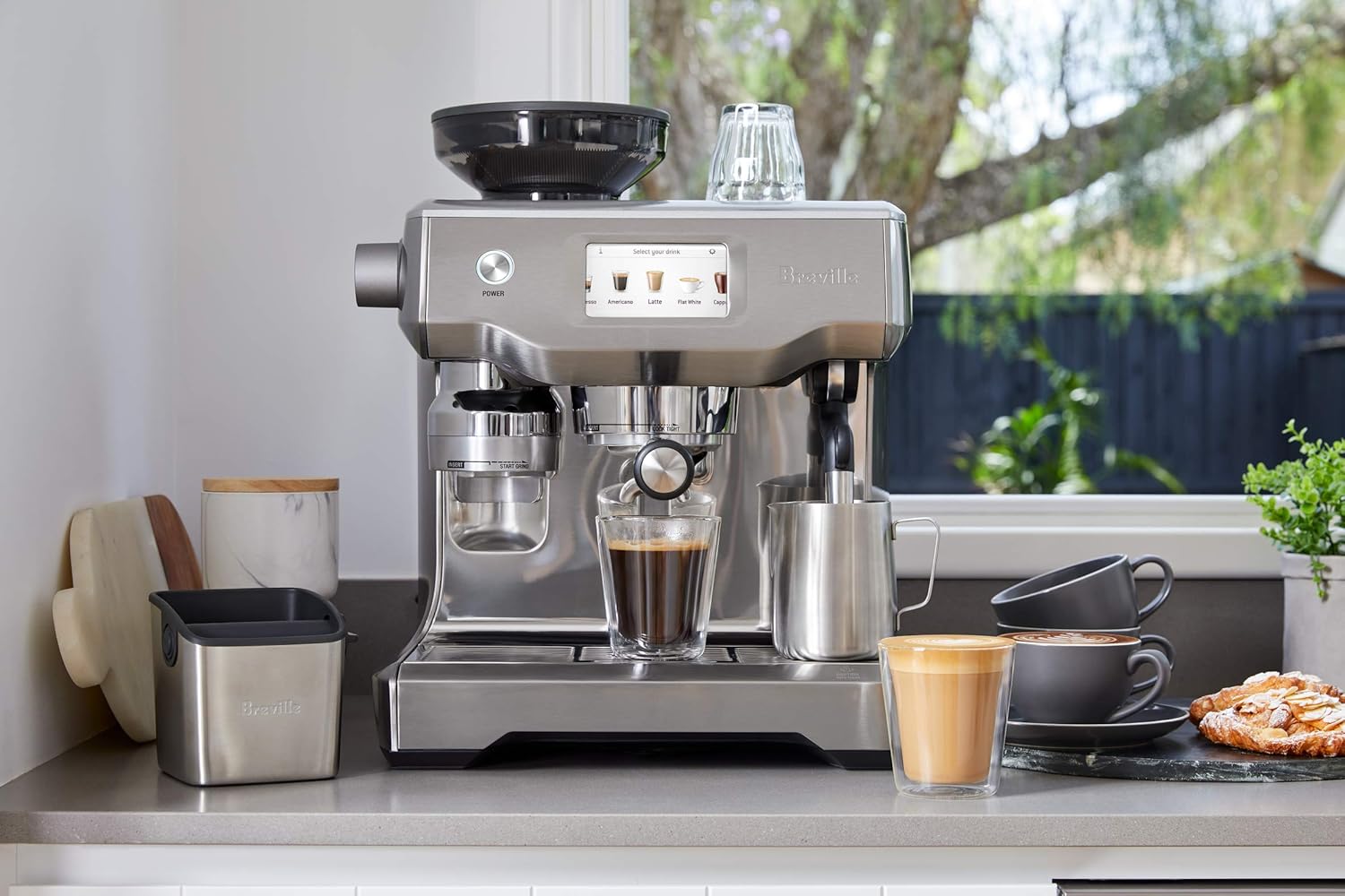 ☆新品　ブレビル Breville Barista Touch BES880BSS　米国輸入品